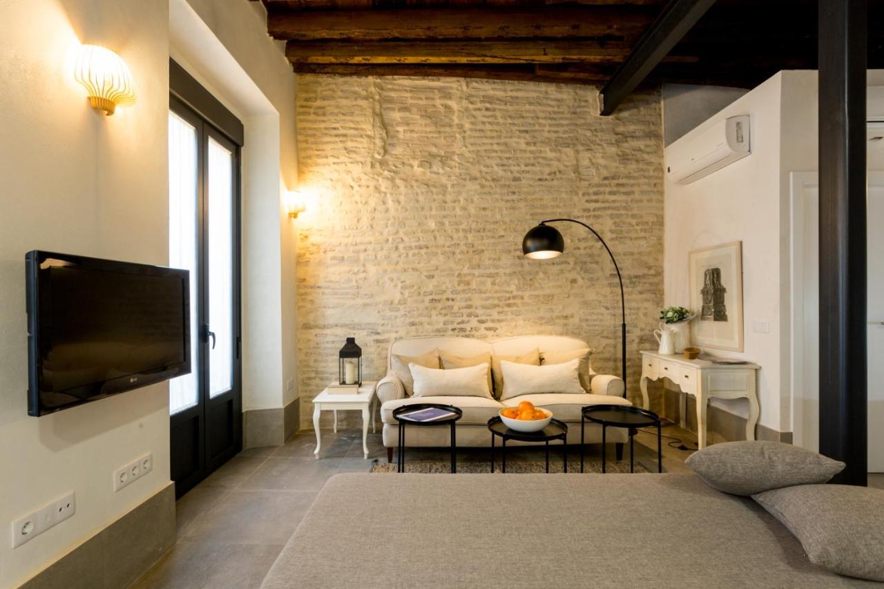 Oak & Sandstone - Space Maison Apartment