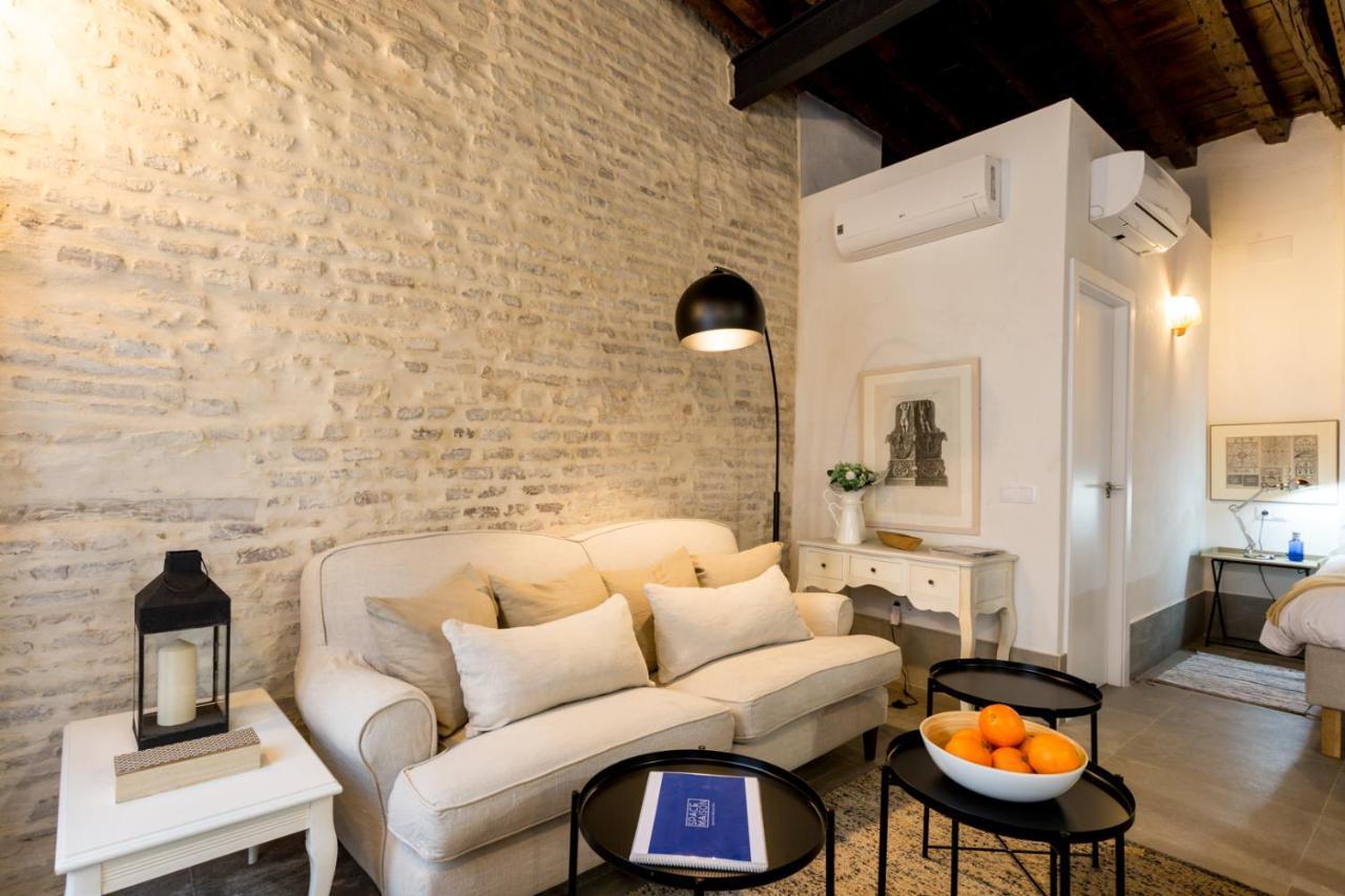 Oak & Sandstone - Space Maison Apartment
