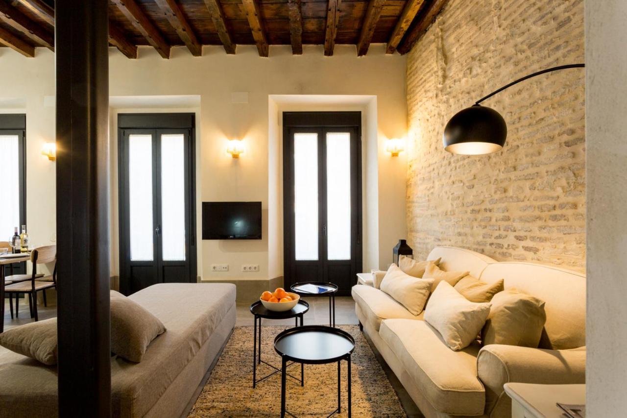 Oak & Sandstone - Space Maison Apartment